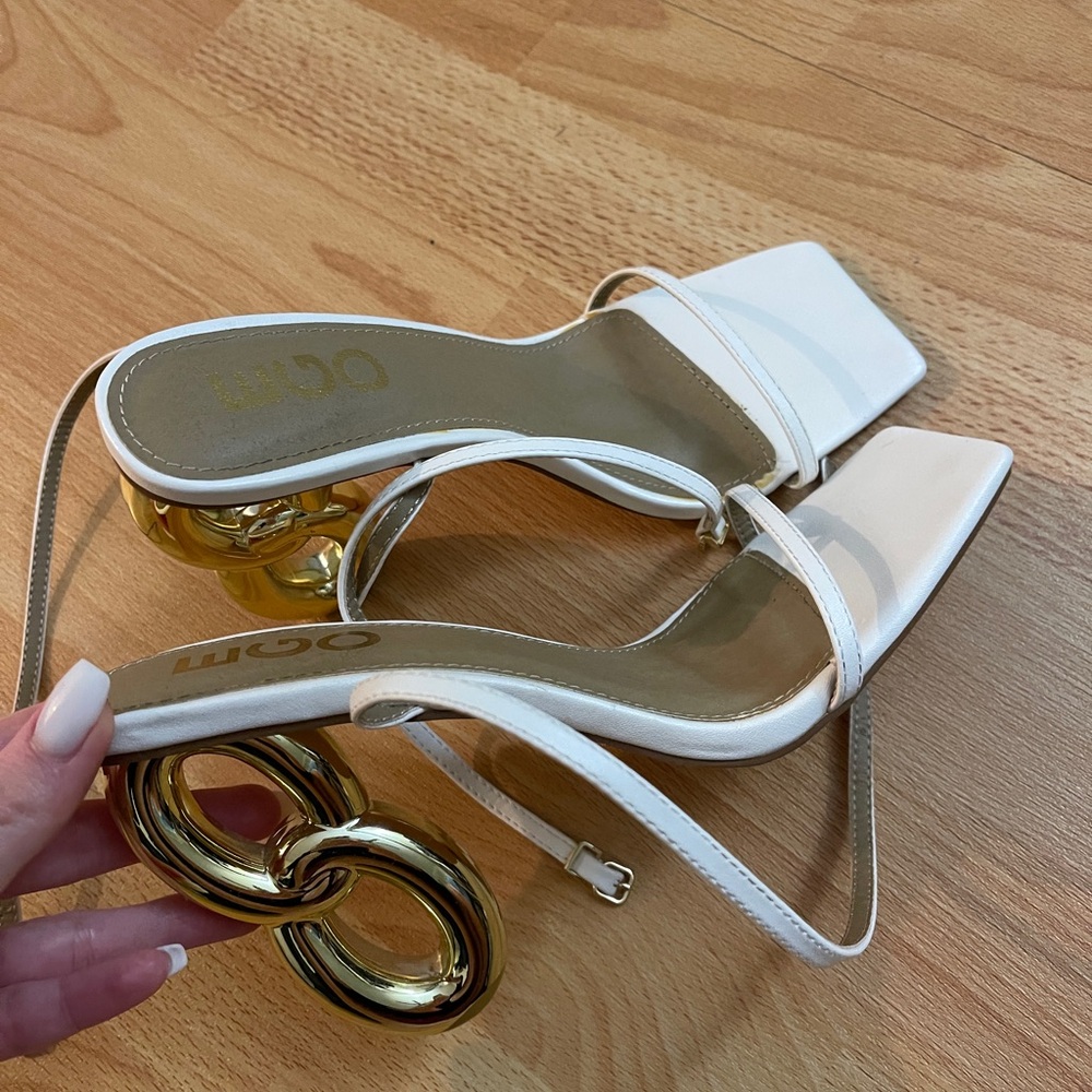 Trendy sandals